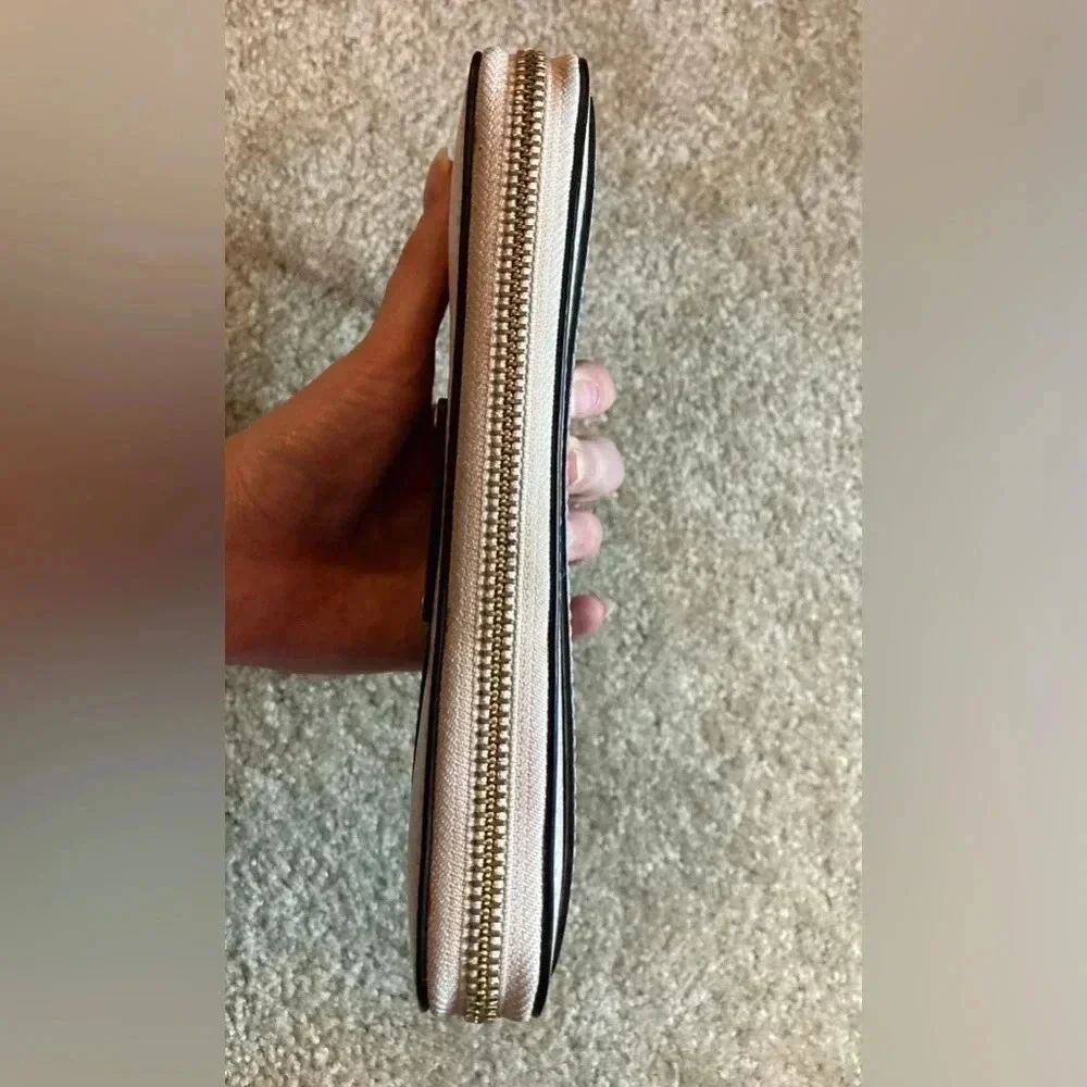 Like New Kate Spade Bay Street Pebbled Leather Zip Around Wallet